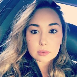 Meet your Posher, Cristal